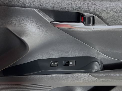 Used 2019 Toyota Camry SE image 31