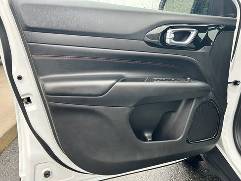 Used 2024 Jeep Compass Trailhawk image 18