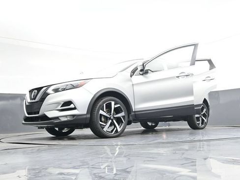 Used 2022 Nissan Rogue Sport SL w/ Premium Package FWD image 42