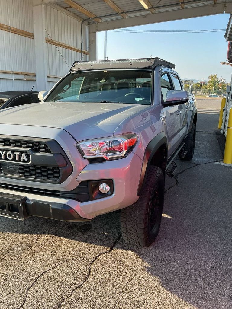 Used 2019 Toyota Tacoma TRD Off-Road AWD/4WD image 1