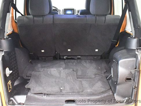 Used 2012 Jeep Wrangler Unlimited Sahara image 37