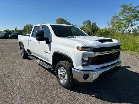 Used 2025 Chevrolet Silverado 2500 LT w/ Convenience Package AWD/4WD image 30