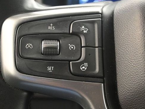 Used 2023 Chevrolet Suburban Premier image 13