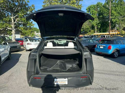 Used 2026 Tesla Model Y Long Range RWD image 11