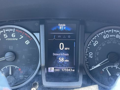 Used 2021 Toyota Tacoma TRD Off-Road AWD/4WD image 12