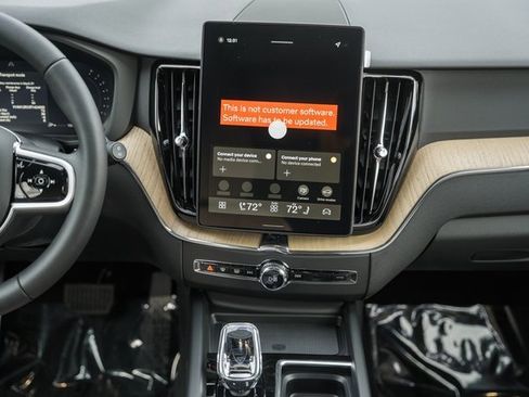 New 2026 Volvo XC60 B5 Plus w/ Protection Package Premier image 22