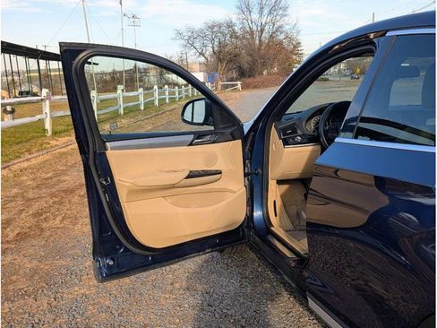 Used 2017 BMW X4 xDrive28i image 9