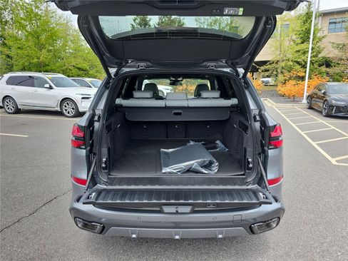 New 2026 BMW X5 xDrive40i w/ M Sport Package AWD/4WD image 5