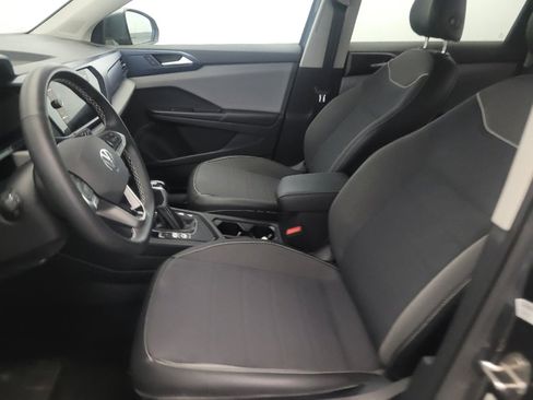 Used 2023 Volkswagen Taos SE w/ Black Wheel Package image 17