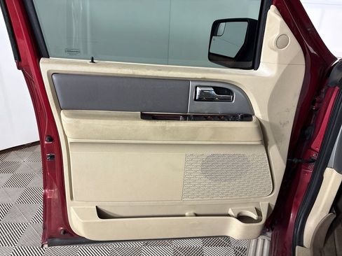Used 2014 Ford Expedition EL XLT w/ Equipment Group 202A AWD/4WD image 16