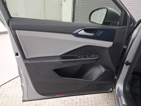 Used 2022 Volkswagen Taos SE image 18