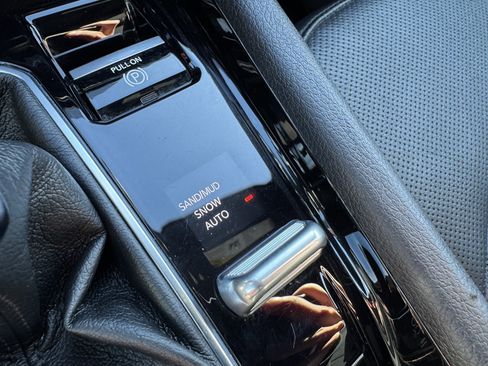 Used 2022 Jeep Compass Limited w/ (RED) Package image 31