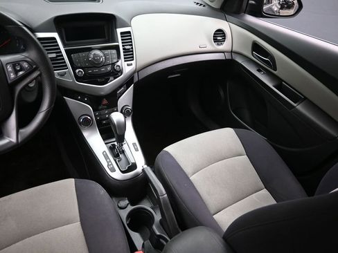 Used 2014 Chevrolet Cruze LS image 14
