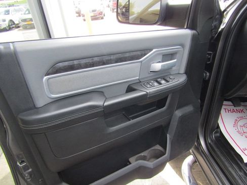Used 2022 RAM 2500 Big Horn AWD/4WD image 17