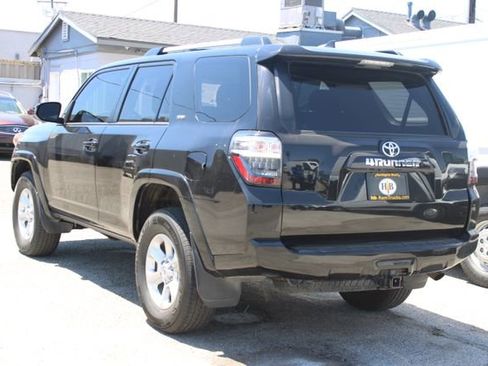 Used 2024 Toyota 4Runner SR5 AWD/4WD image 3