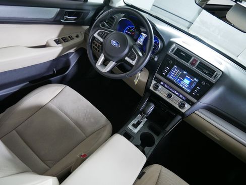 Used 2017 Subaru Outback 2.5i Premium image 9