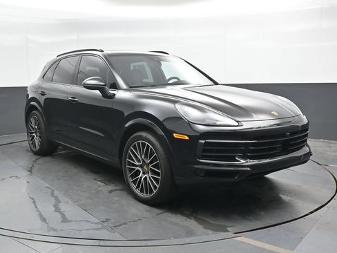 Used 2023 Porsche Cayenne AWD/4WD image 4