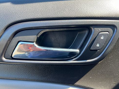 Used 2020 Chevrolet Suburban LT w/ Luxury Package image 25