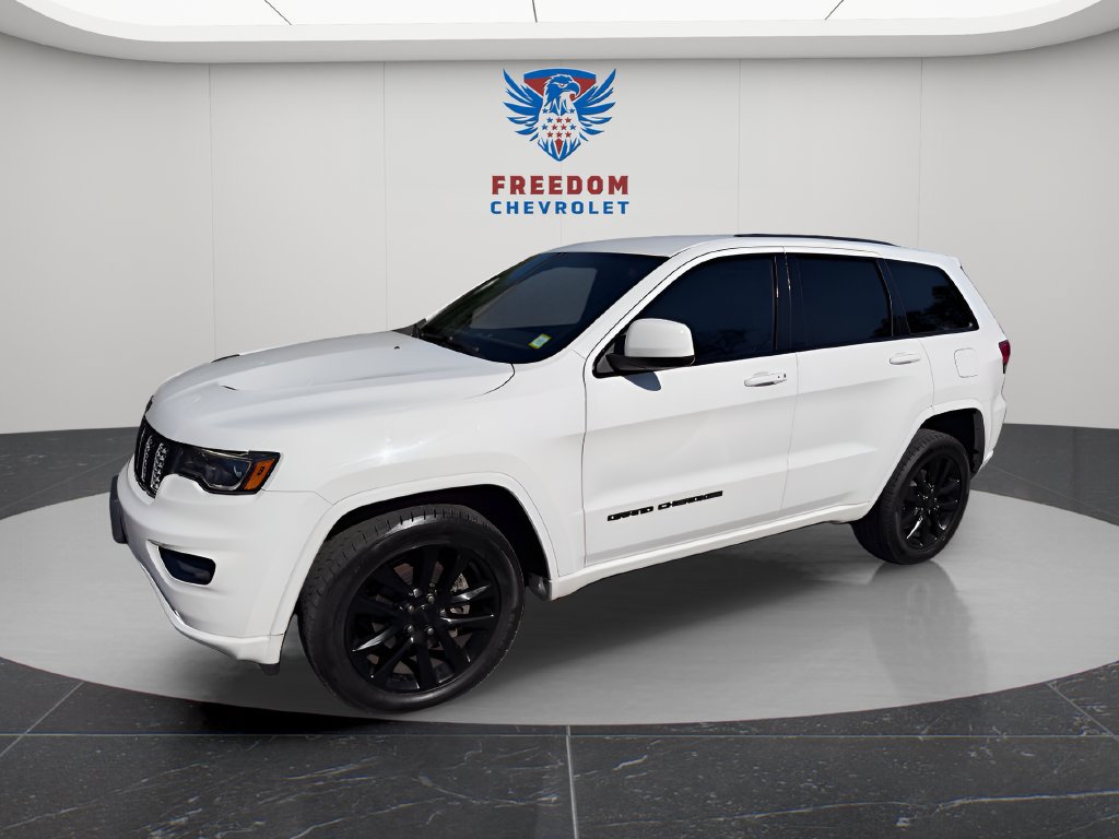 Used 2017 Jeep Grand Cherokee Altitude AWD/4WD image 2