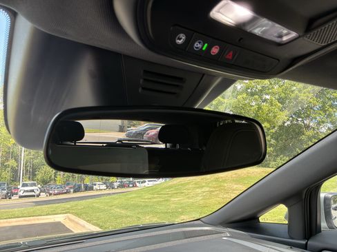 Used 2025 Chevrolet Equinox EV LT FWD image 27