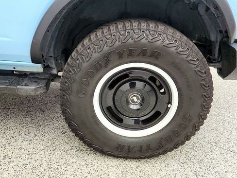 Used 2023 Ford Bronco Heritage Edition AWD/4WD image 9