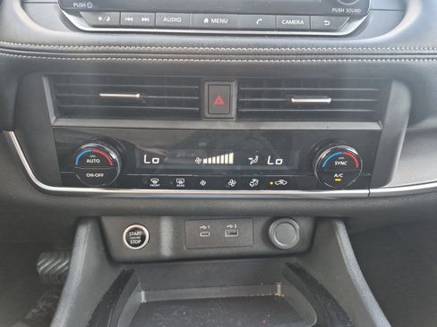 Used 2023 Nissan Rogue SV image 29