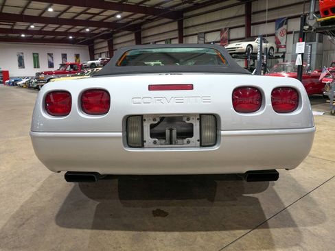 Used 1996 Chevrolet Corvette Convertible RWD image 23