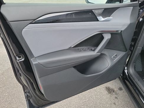 New 2026 Volkswagen Tiguan SE FWD image 32