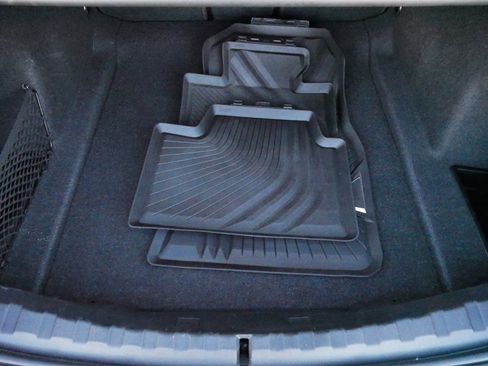 Used 2023 BMW 330i xDrive Sedan w/ Premium Package image 18