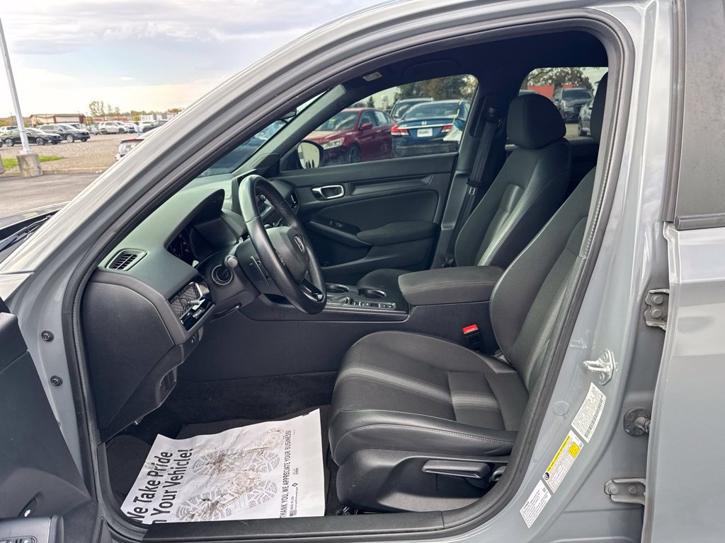 Used 2025 Honda Civic Sport image 25