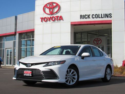 Used 2024 Toyota Camry LE image 1