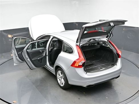 Used 2015 Volvo V60 T5 Premier image 45