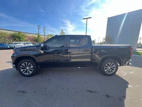 Used 2024 Chevrolet Silverado 1500 LT AWD/4WD image 8