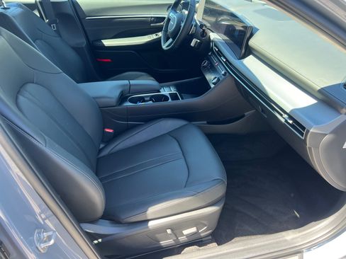 Certified 2025 Hyundai Sonata Limited FWD image 14