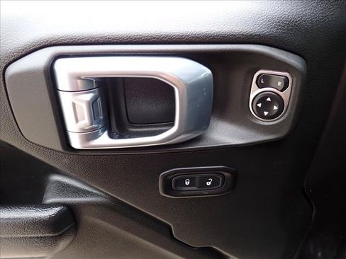 Used 2021 Jeep Wrangler Sport AWD/4WD image 11