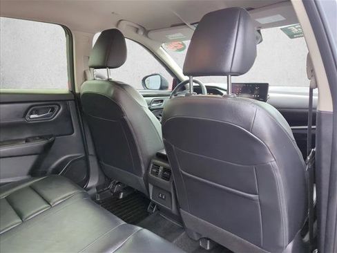 Used 2025 Nissan Rogue SL image 21