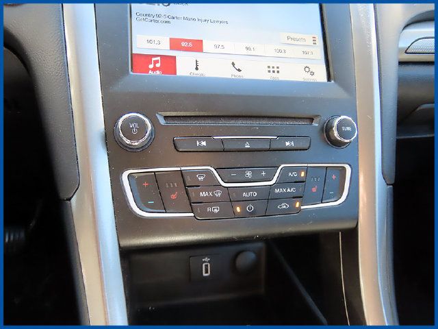 Used 2018 Ford Fusion SE w/ Fusion SE Technology Package FWD image 18