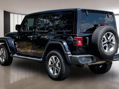 Used 2022 Jeep Wrangler Unlimited Sahara w/ LED Lighting Group AWD/4WD image 5