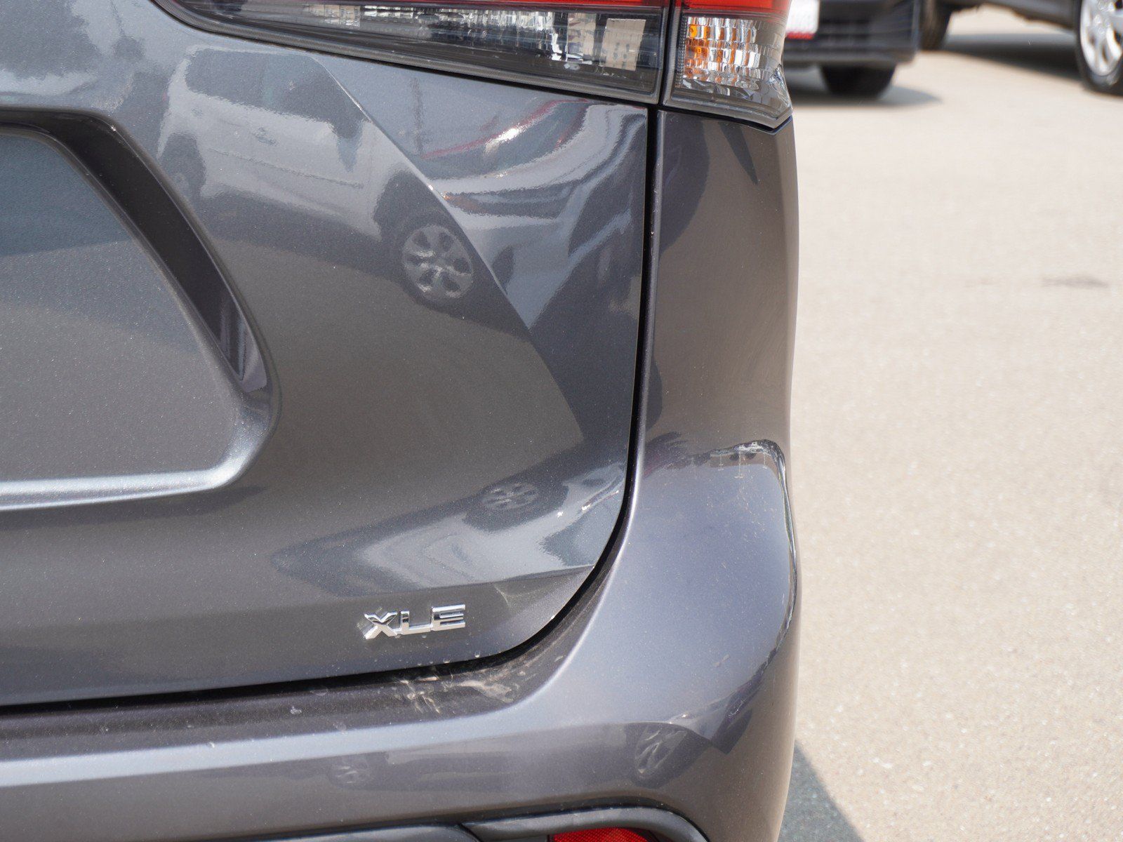 Used 2022 Toyota Highlander XLE FWD image 10