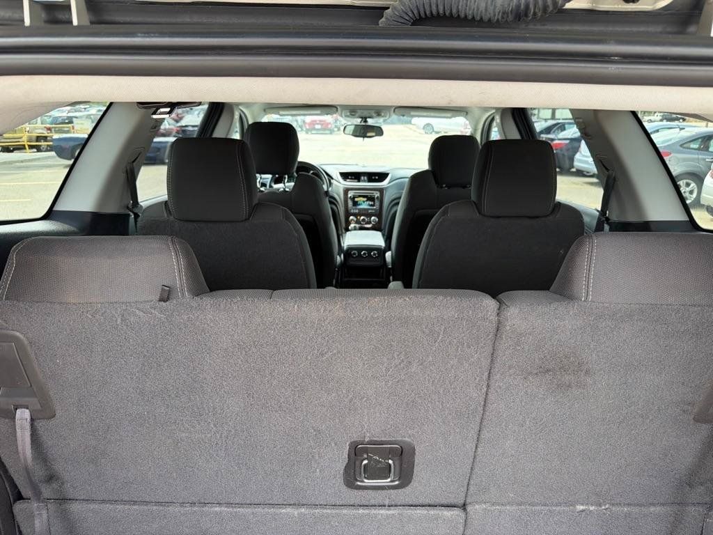 Used 2016 Chevrolet Traverse LT w/ Style and Technology Package FWD image 11