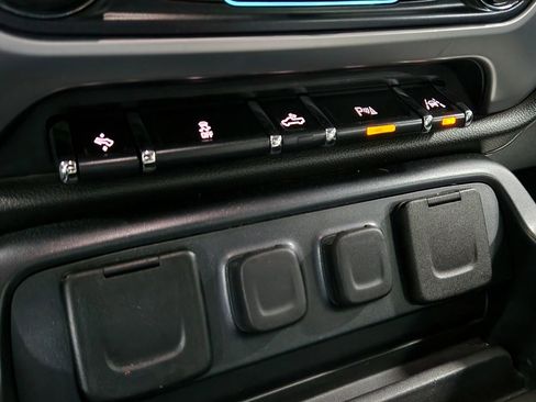 Used 2018 GMC Sierra 1500 SLT image 47