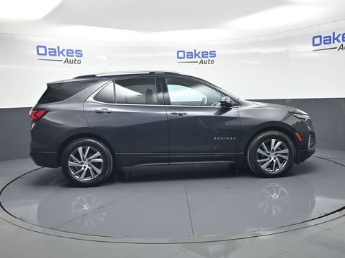Used 2022 Chevrolet Equinox Premier FWD image 9
