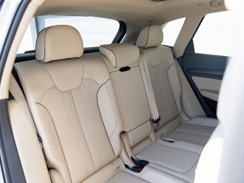 Used 2025 Audi Q5 2.0T Premium Plus image 24