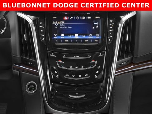 Used 2018 Cadillac Escalade Luxury RWD image 7