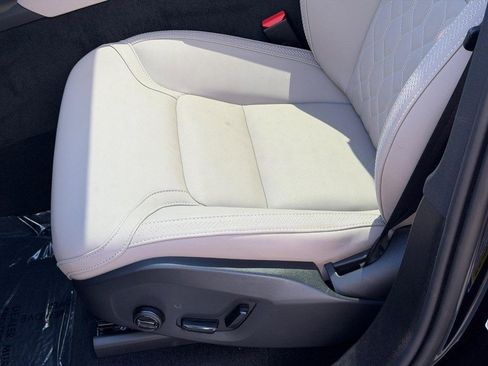 Certified 2025 Volvo XC90 B6 Plus AWD/4WD image 26