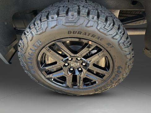 Used 2025 Chevrolet Silverado 1500 LT Trail Boss w/ Convenience Package II AWD/4WD image 30