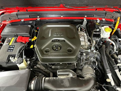 Used 2023 Jeep Wrangler Unlimited AWD/4WD image 30