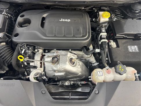 Used 2022 Jeep Cherokee Limited w/ Mopar Interior Package image 31