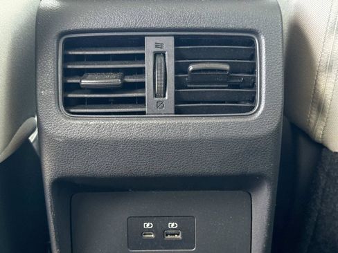 Certified 2023 Nissan Rogue SV FWD image 16