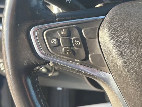 Used 2019 Chevrolet Equinox Premier image 18